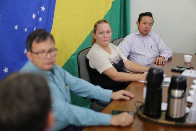 Prefeito se reúne representantes dos mecânicos e promete manter projeto ambiental em Vilhena