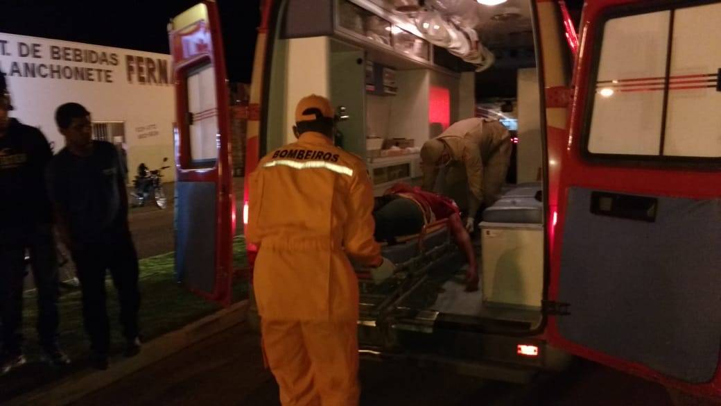 Rapaz de 23 anos é executado a tiros dentro da loja da mãe em Vilhena; dupla de suspeitos fugiu em moto