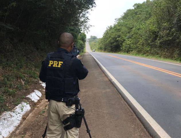 Em apenas 2 horas, PRF flagra 20 condutores com excesso de velocidade em rodovia federal que cruza Vilhena