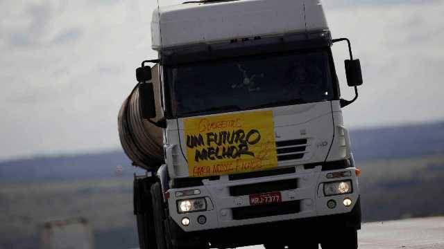Áudios e vídeos sobre nova greve de caminhoneiros assustam vilhenenses, mas frotista local descarta paralisação em Rondônia