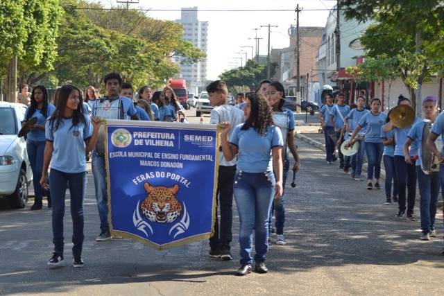 Com melhor IDEB de Vilhena, Escola Marizete Mendes encerra Semana da Independência com desfile cívico