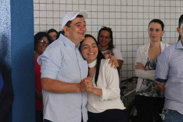 Após marido-deputado ser barrado pela Justiça Eleitoral, prefeita de Pimenta Bueno entrega cargo com desabafo no Facebook
