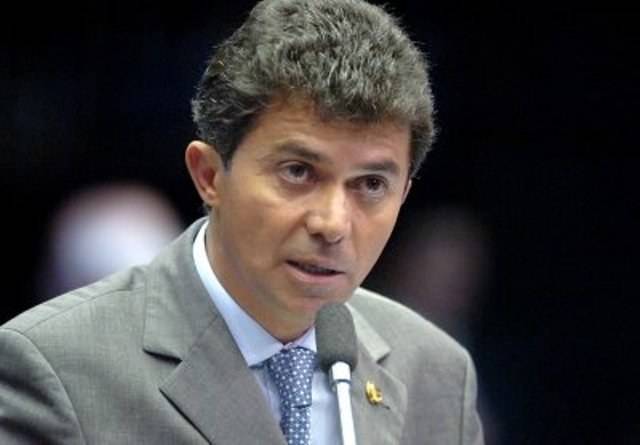 TSE CASSA MANDATO DE EXPEDITO JÚNIOR; SENADOR RECORRE AO STF