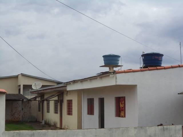 Com quedas de energia em Vilhena no tempo das chuvas, SAAE orienta população a manter reservatórios em casas