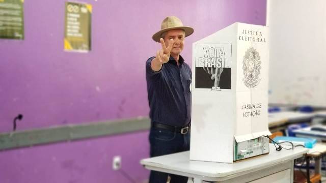 Disputando Senado, empresário vota em Vilhena; desempenho nas urnas pode credenciá-lo como candidato a prefeito