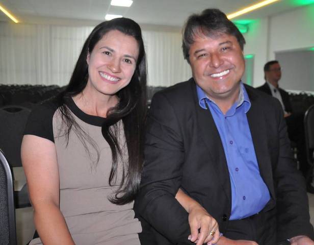 Vamos que vamos: ao lado da esposa, ex-prefeito de Vilhena usa perfil no Facebook para declarar voto em Bolsonaro