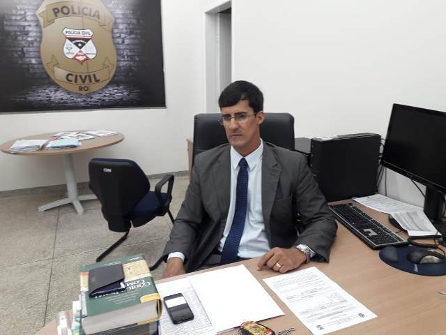 Delegado indicia por homicídio duplamente qualificado, cabeleireiro acusado de incendiar parceiro em Vilhena