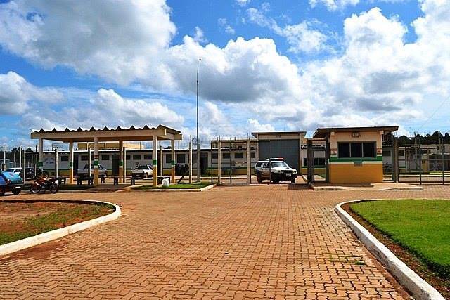 Facção criminosa tenta matar jovem de 22 anos em presídio de Vilhena; agentes penitenciários impedem