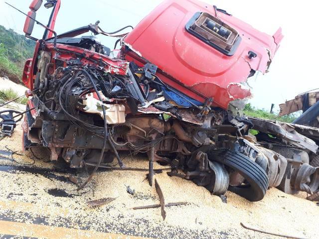 Identificado caminhoneiro morto no choque entre carretas em Vilhena; ele teve o pé decepado