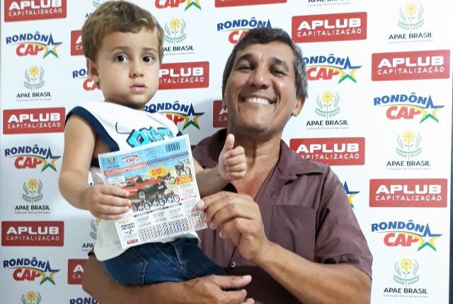 Com certificado comprado pelo avô, garoto de 3 anos ganha moto de R$ 8 mil no RondônCap em Vilhena