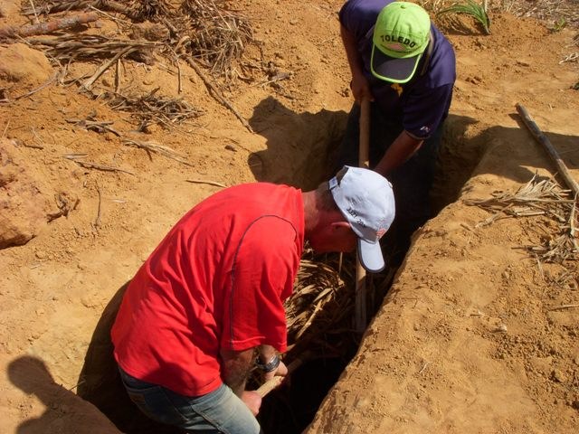 POLÍCIA É MOBILIZADA, ESCAVA “COVA” MAS NÃO ENCONTRA CORPO