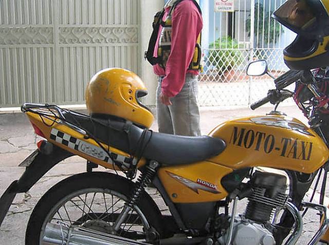 ASSALTANTE CONTRATA CORRIDA, DEPOIS ROUBA E FERE MOTOTAXISTA