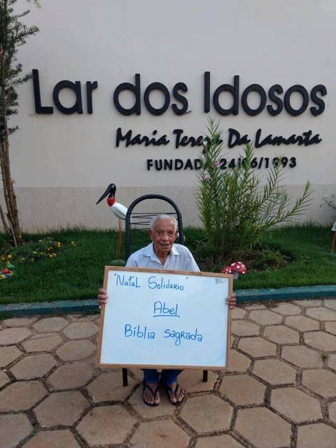 VEJA FOTOS: com campanha simples mas emocionante nas redes sociais, idosos pedem presentes de natal em Vilhena