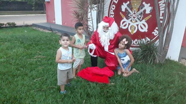 Papai Noel: Bombeiro aposentado vem de Cuiabá para ação social que completa 25 anos em Vilhena