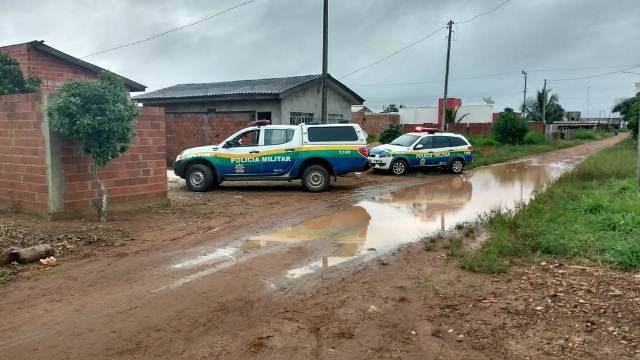 Durante assalto na periferia de Vilhena, bandido aperta o gatilho, mas arma falha e casal escapa ileso