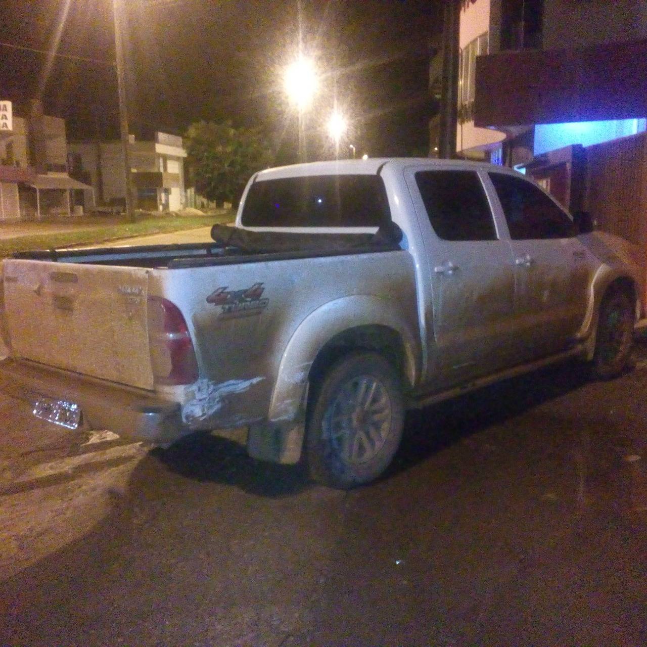 Vilhena: com família a bordo de picape, motorista indígena “fura” sinal e se envolve em acidente de trânsito