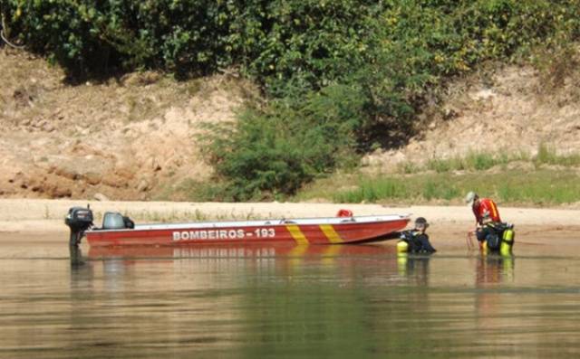 Seis vilhenenses estavam em barco que virou dentro do Rio Guaporé; um dos ocupantes ajudou salvar os demais