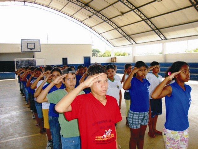 BOMBEIROS TREINAM “AJUDANTES” PARA ATUAR NO FESTIVAL DE PRAIA DE PIMENTEIRAS