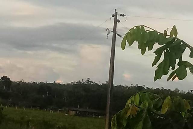 Na escuridão desde sexta-feira, chacareiros de duas comunidades rurais de Vilhena reclamam de descaso da distribuidora de energia