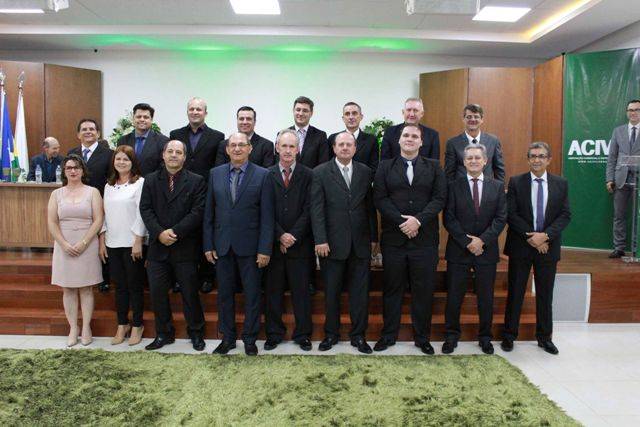 Com presença de autoridades, novo presidente da ACIV toma posse prometendo fortalecer comércio em Vilhena