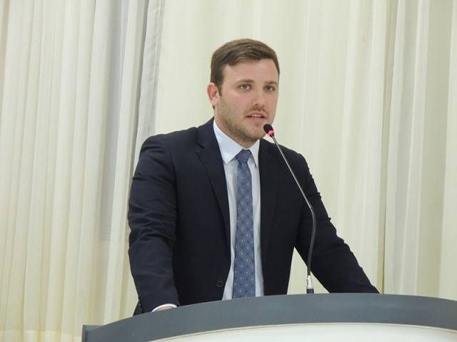 Vereador apresenta projeto que torna obrigatório o ensino de LIBRAS nas escolas municipais de Vilhena