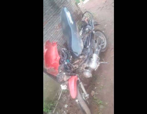 VÍDEO MOSTRA ESTADO DA MOTO: garota de Cerejeiras está internada na UTI de Vilhena após acidente grave