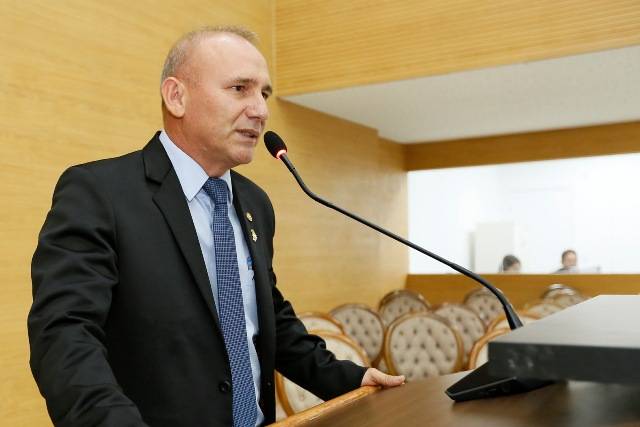 Deputado pede à Secretaria de Estado da Educação que implante colégios militares em Colorado do Oeste e Cerejeiras