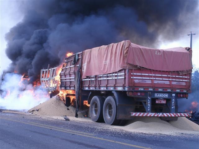 PRF DIVULGA IMAGENS DE ACIDENTE NO QUAL VILHENENSE MORREU CARBONIZADO