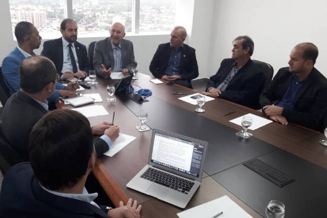 Em reunião com senador, deputado Ezequiel Neiva reforça pedido para militarização de escolas em Colorado e Cerejeiras