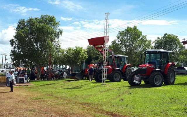 Hoje e amanhã, Rodada de Negócios em Colorado do Oeste vende máquinas e animais de genética superior
