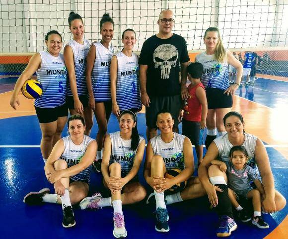 Equipe de Vilhena vence torneio de voleibol na cidade de Sapezal e se prepara para competição em Juína