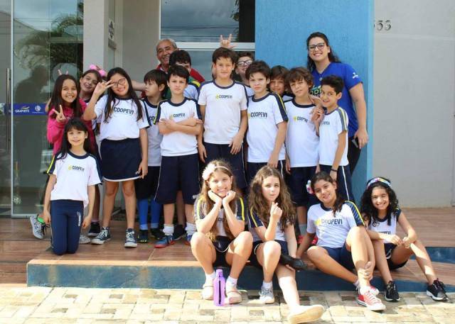Alunos de escola vilhenense visitam FOLHA DO SUL e conhecem gráfica onde é impresso jornal que circula desde 1993