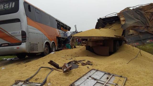Ônibus que passou por Vilhena na madrugada se envolve em acidente horas depois e três mulheres morrem no MT
