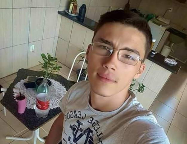Principal suspeito de matar homem com tiro na nuca em Cerejeiras se apresenta à polícia e fica preso
