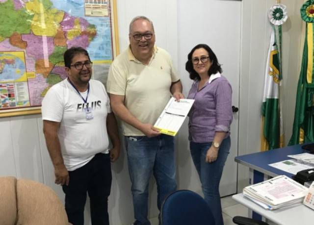 Prefeita de Cerejeiras concede reajuste ao funcionalismo municipal e prepara novo concurso público