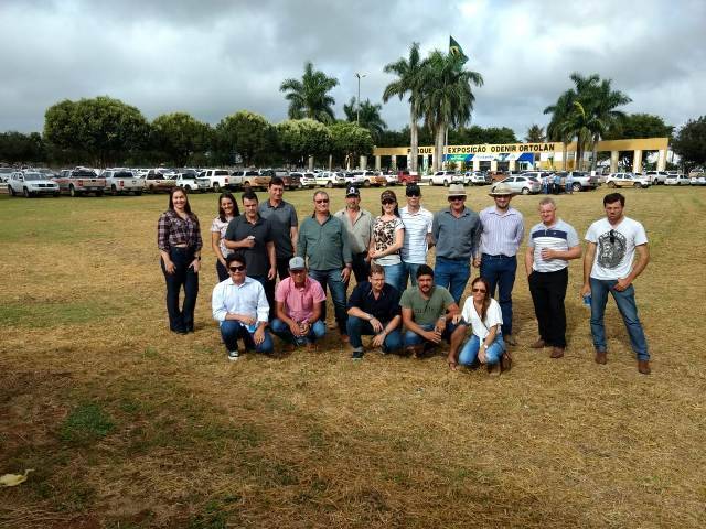 Composta de produtores rurais e empresários, caravana de Cerejeiras participa de exposição agrícola no Mato Grosso