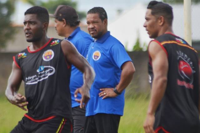 Com apenas três remanescentes do time rebaixado no Estadual, Barcelona inicia trabalhos visando a Série D do Brasileirão