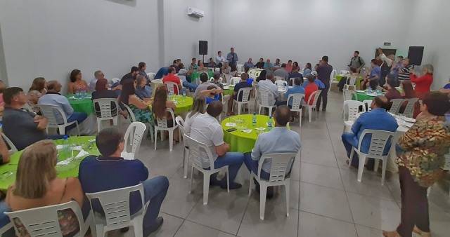 Em jantar com produtores rurais, governador promete tentar executar projeto de rodovia entre Cerejeiras e Cabixi