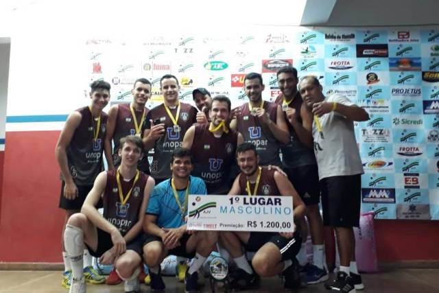 Equipe de Vilhena vence pelo terceiro ano Torneio de Vôlei comemorativo do aniversário de Juína-MT