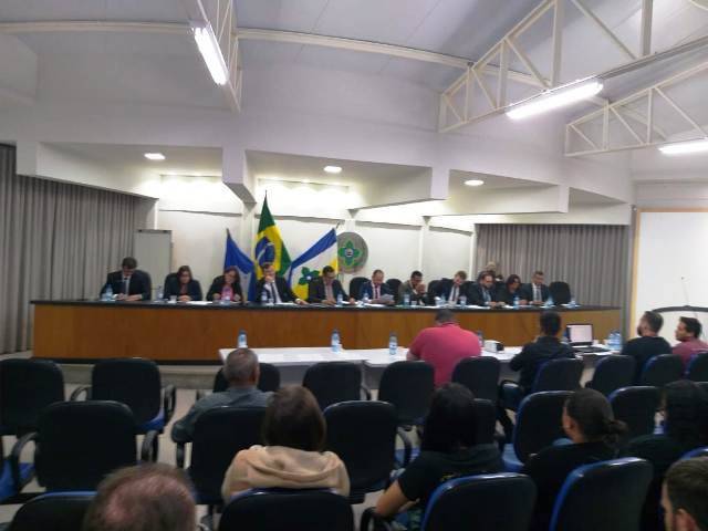 Durante sessão da Câmara, vereadores esculhambam serviço feito pela prefeitura no maior bairro de Vilhena