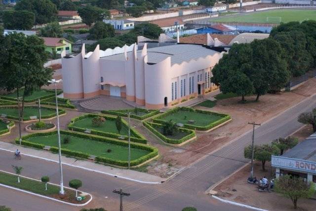 Livramento: em Cerejeiras, filho de comerciante reage a assalto, ladrão dispara três vezes, mas a arma falha