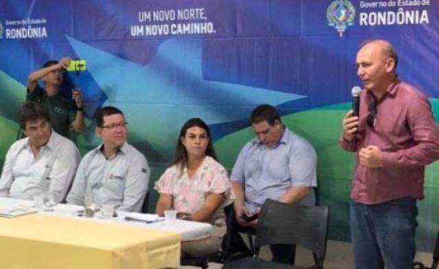 Ezequiel Neiva propõe ao governador financiamento para a compra de máquinas e equipamentos para estruturação do DER