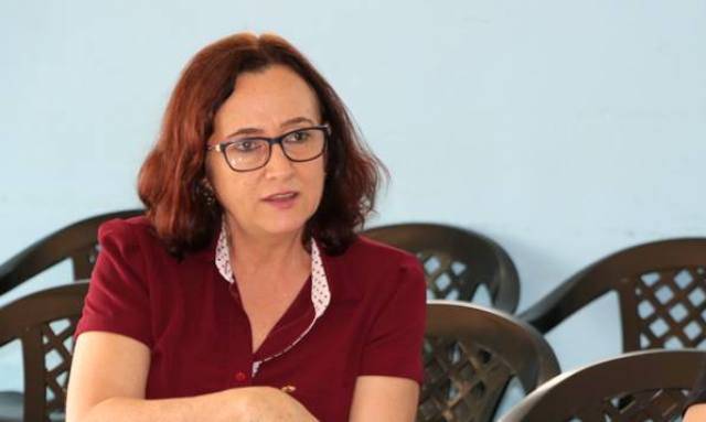 Prefeita assina ordem de interdição de barracas comerciais nas calçadas e é criticada nas redes sociais em Cerejeiras