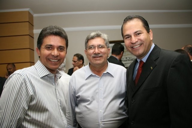 EXPEDITO FAZ PRIMEIRO COMÍCIO EM VILHENA E ANUNCIA SECRETÁRIO DA REGIÃO