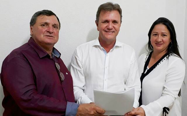 Recurso liberado pelo deputado Luizinho Goebel garante construção de praça em pimenteiras do Oeste