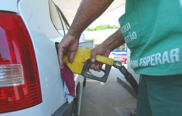 VENDE GASOLINA SUSPEITA E APANHA NA PRISÃO
