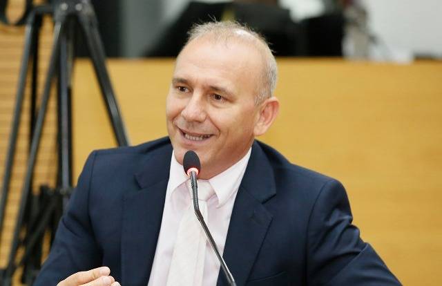 Deputado Ezequiel Neiva destaca trabalho para garantir escola técnica e profissionalizante em Cerejeiras