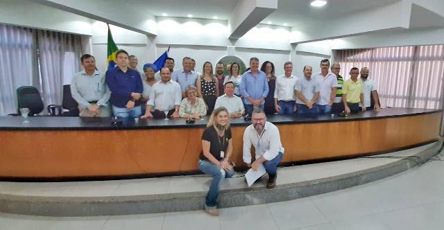 Ao comemorar um ano no cargo, prefeito de Vilhena cutuca adversários e provoca críticos: “podem gritar até morrer”