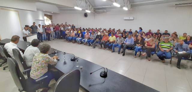 Durante homenagem a prefeito e vice em Vilhena, Goebel destaca trajetória dos gestores e diz: “essa dupla deu certo”