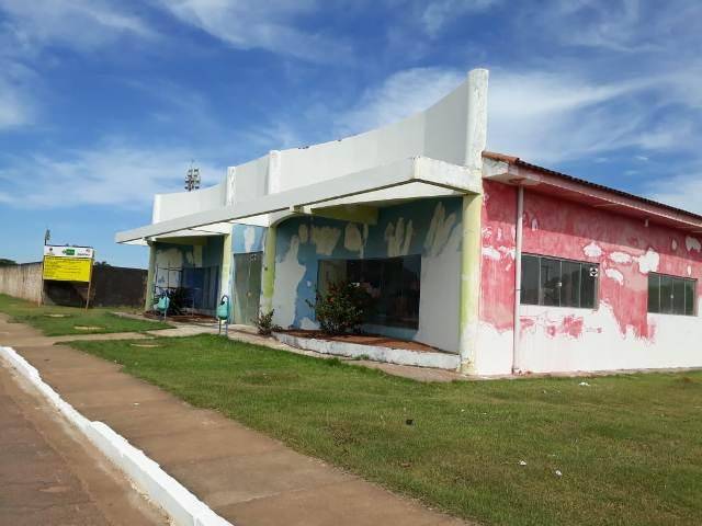 Prefeitura faz pintura de biblioteca pública e promete implantar projeto de incentivo à leitura em Cerejeiras